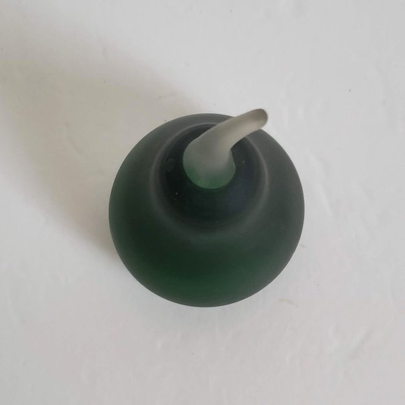 Vintage HANDBLOWN Frosted Glass Pear Green Matte paperweight - Picture 3 of 4